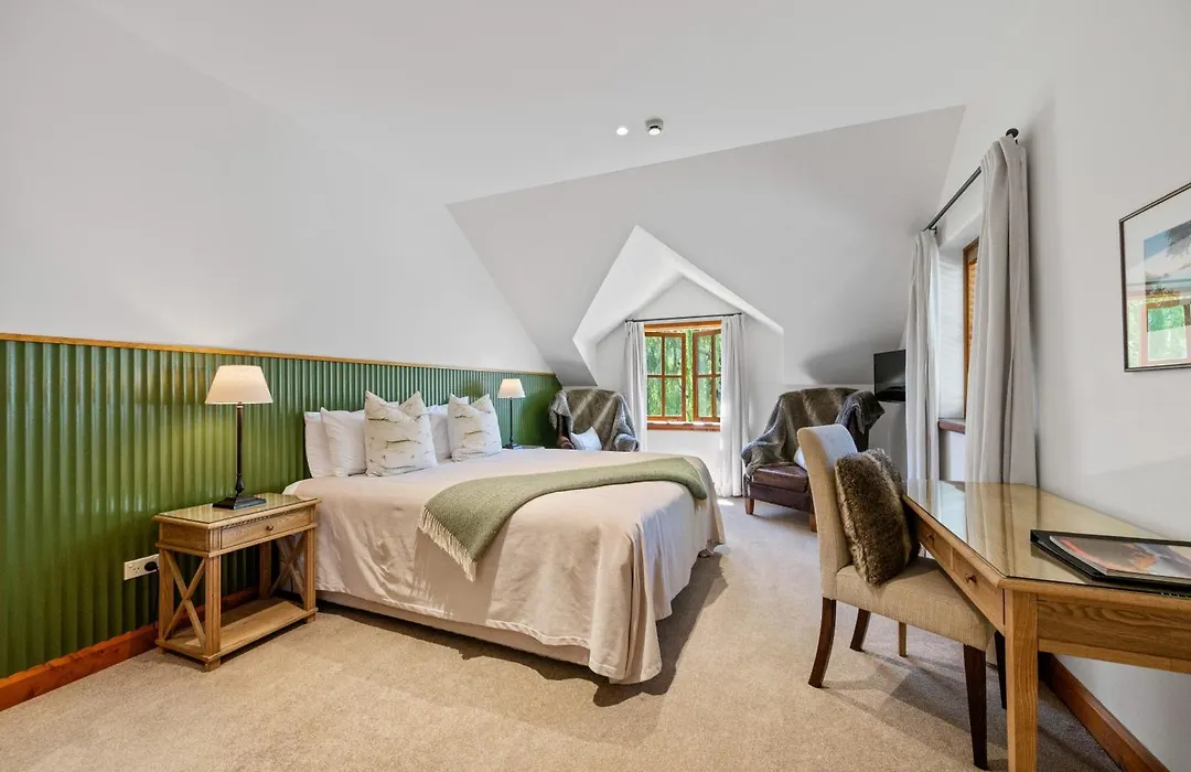 Wanaka Homestead Lodge & Cottages-1