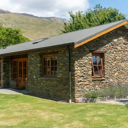 Wanaka Homestead Lodge & Cottages-2